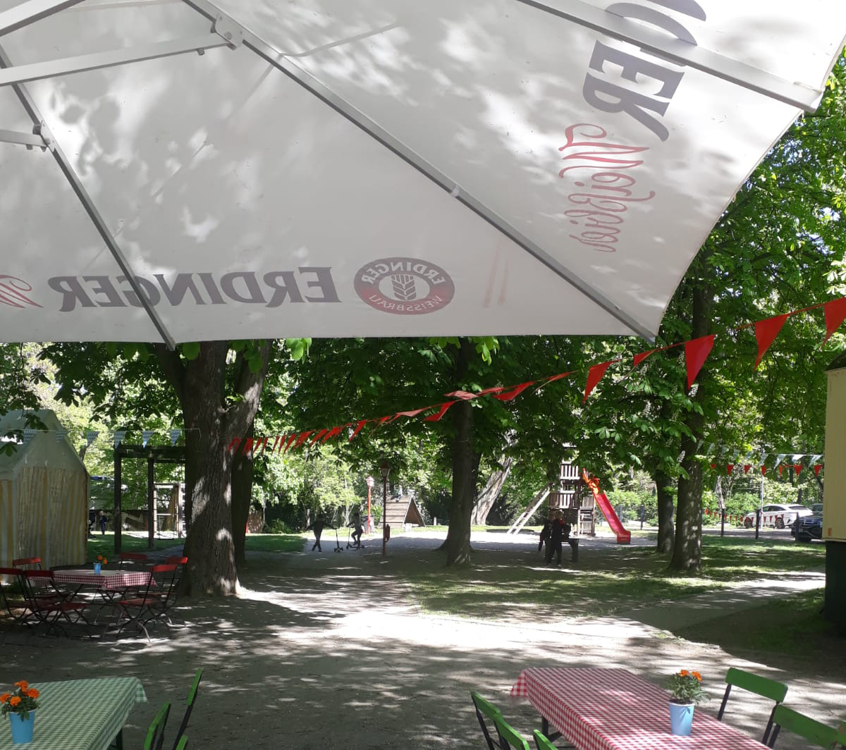 Ausblick auf den Biergarten